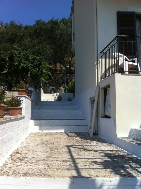 Dimitrakis Apartments Kassiopi Exterior foto